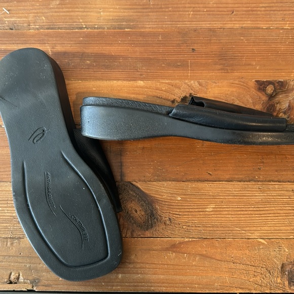 Easy Spirit Black leather slides Sz 5.5 - Picture 3 of 3